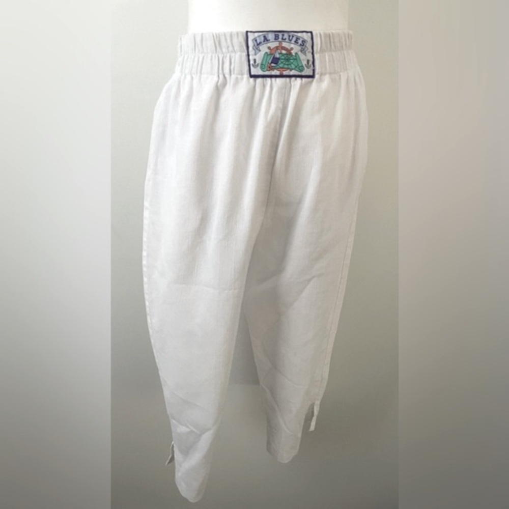 L.A. Blues White Elastic Waist Capri Pant with Pockets